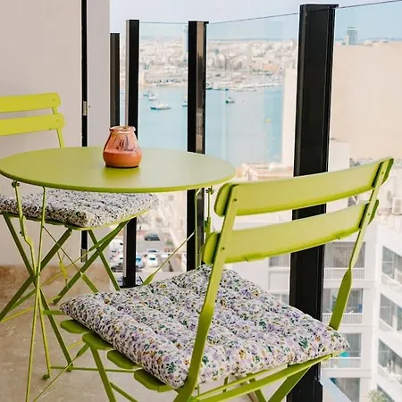 Mainstreet Designer 12 With Shared Rooftop Pool And Bbq Apartment Sliema