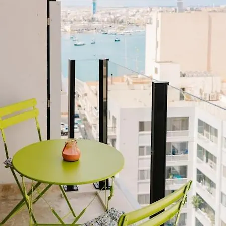 Mainstreet Designer 12 With Shared Rooftop Pool And Bbq