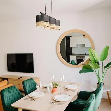 Mainstreet Designer 12 With Shared Rooftop Pool And Bbq *