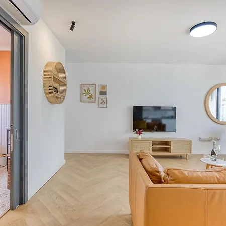 Mainstreet Designer 12 With Shared Rooftop Pool And Bbq Apartment *