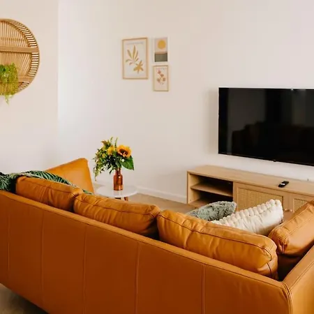 Mainstreet Designer 12 With Shared Rooftop Pool And Bbq Appartement