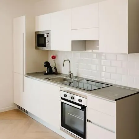 Mainstreet Designer 12 With Shared Rooftop Pool And Bbq *