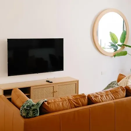 Appartement Mainstreet Designer 12 With Shared Rooftop Pool And Bbq *