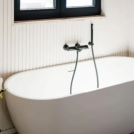 Mainstreet Designer 12 With Shared Rooftop Pool And Bbq Appartement